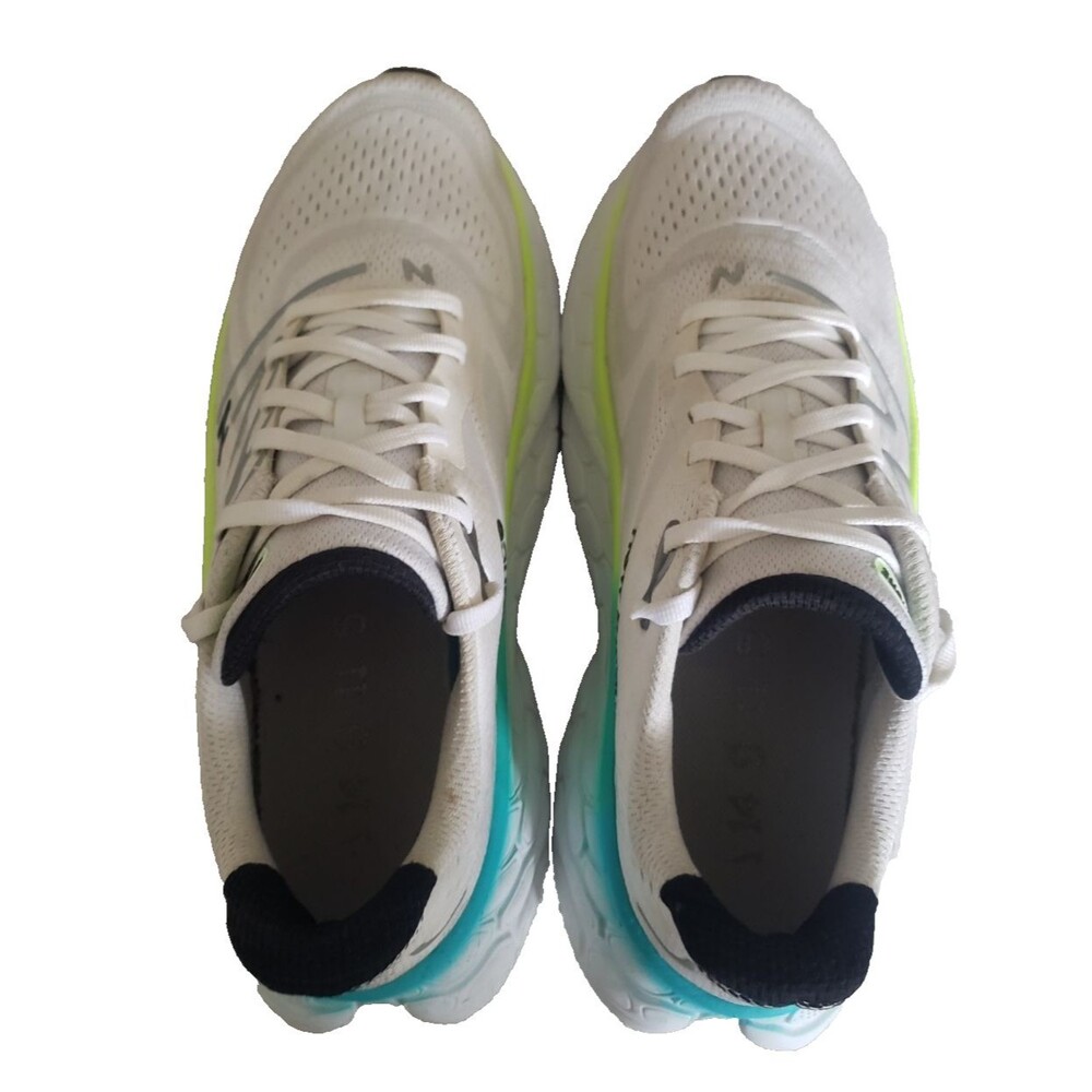New Balance Fresh Foam More V4 White Electric Teal size Men's Size 11 D MMORWT4 - Picture 9 of 12